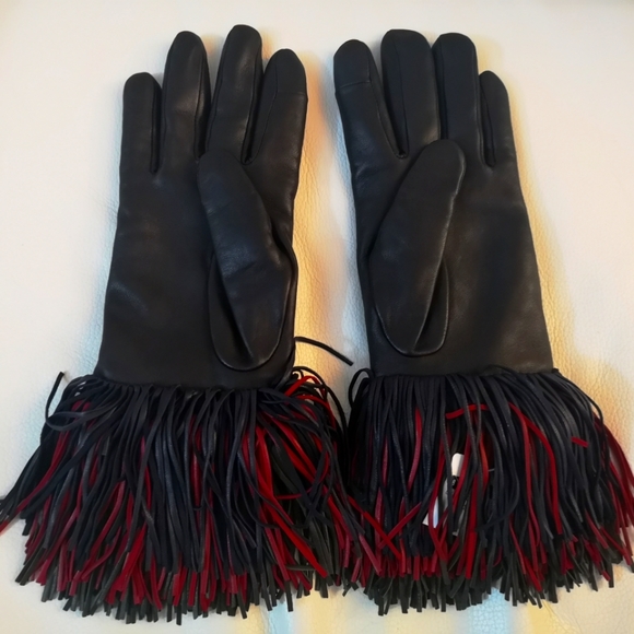 🌟HOST PICK🌟NWT AGNELLE Stunning Fringe Gloves. - Picture 4 of 7